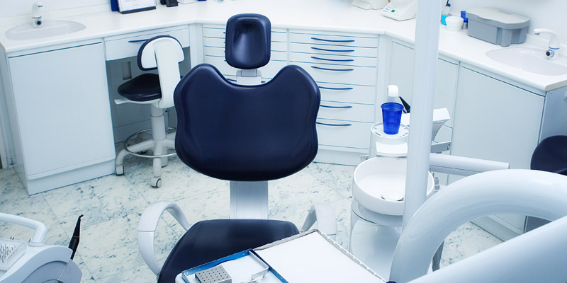 Behandlung Zahnsrztpraxis Dr. Hengsten